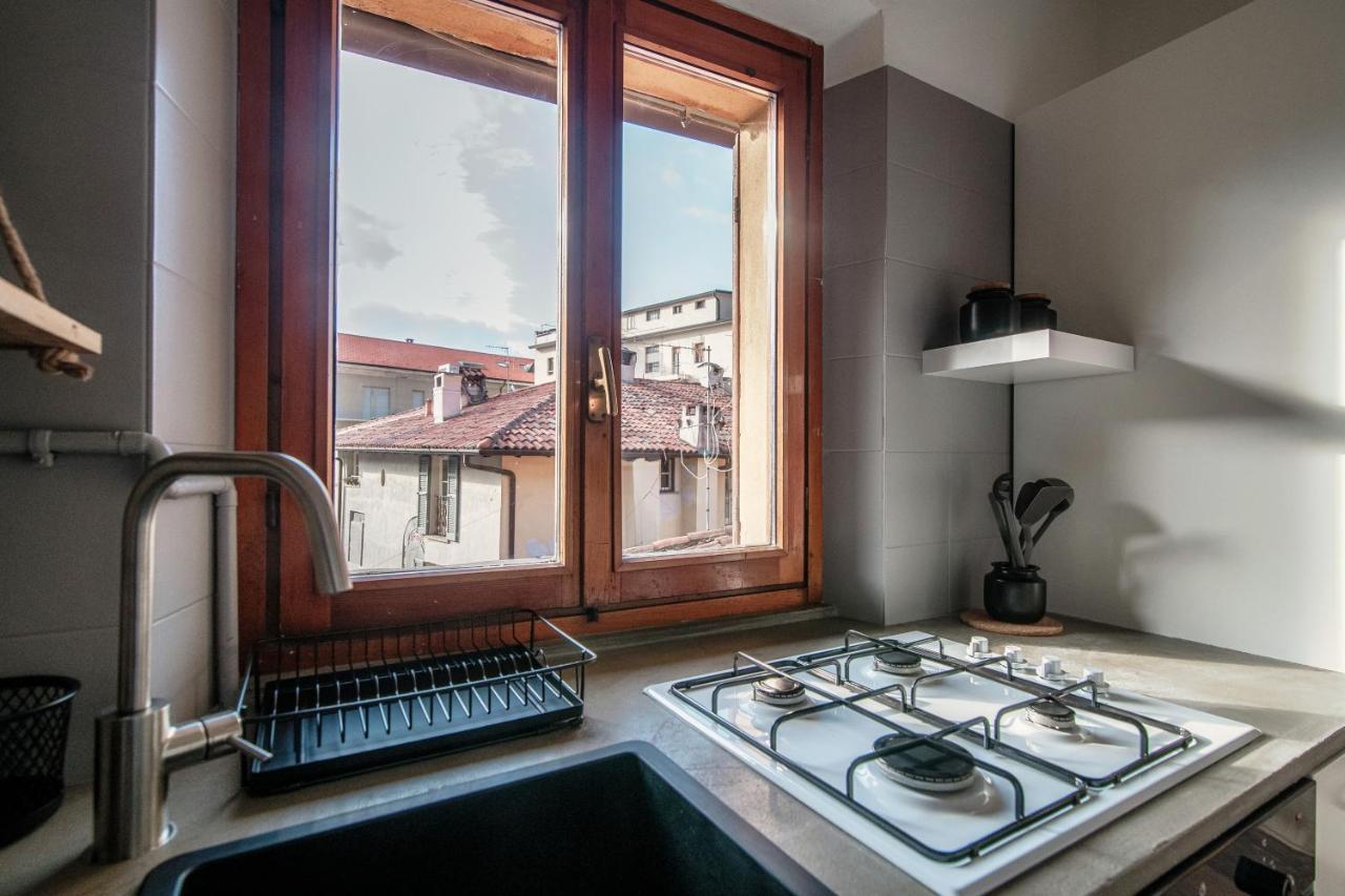 Apartment Piazza Roma By Quokka 360 - Historic Flat In The Centre Of Como Dış mekan fotoğraf