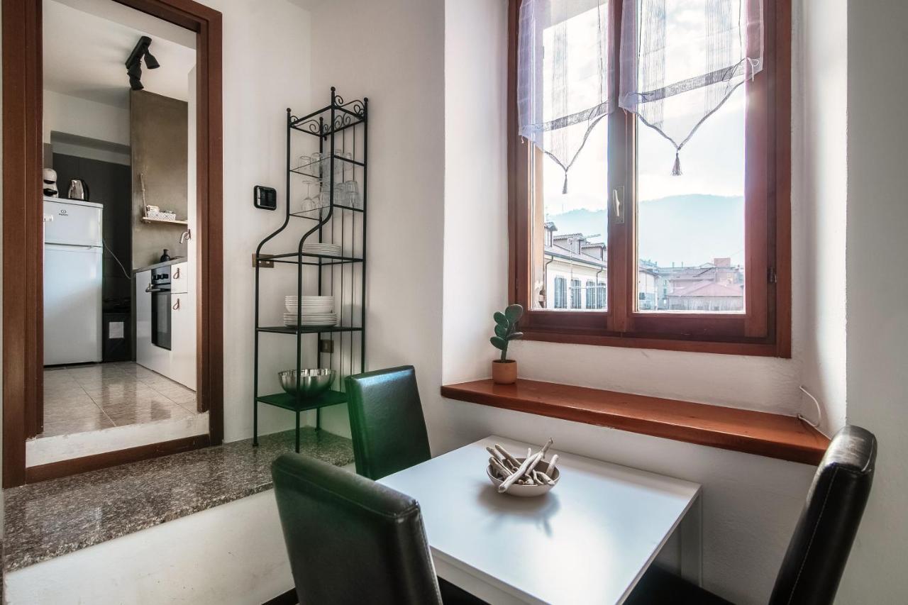 Apartment Piazza Roma By Quokka 360 - Historic Flat In The Centre Of Como Dış mekan fotoğraf